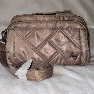 Lug Scoop SE Crossbody - Sand Taupe